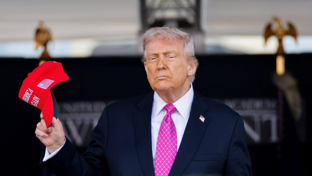 【米国】トランプ氏支持層、イラン問題で深刻な亀裂　ＭＡＧＡ離反の恐れも